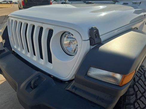 Used 2023 Jeep Wrangler Sport S image 31