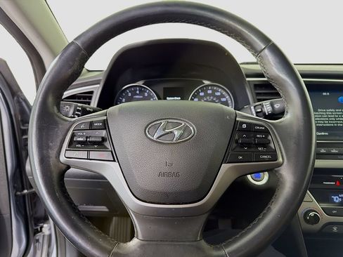 Used 2017 Hyundai Elantra Limited w/ Limited Tech Package 04 FWD image 14