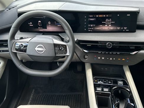 Used 2025 Nissan Murano SV AWD/4WD image 13