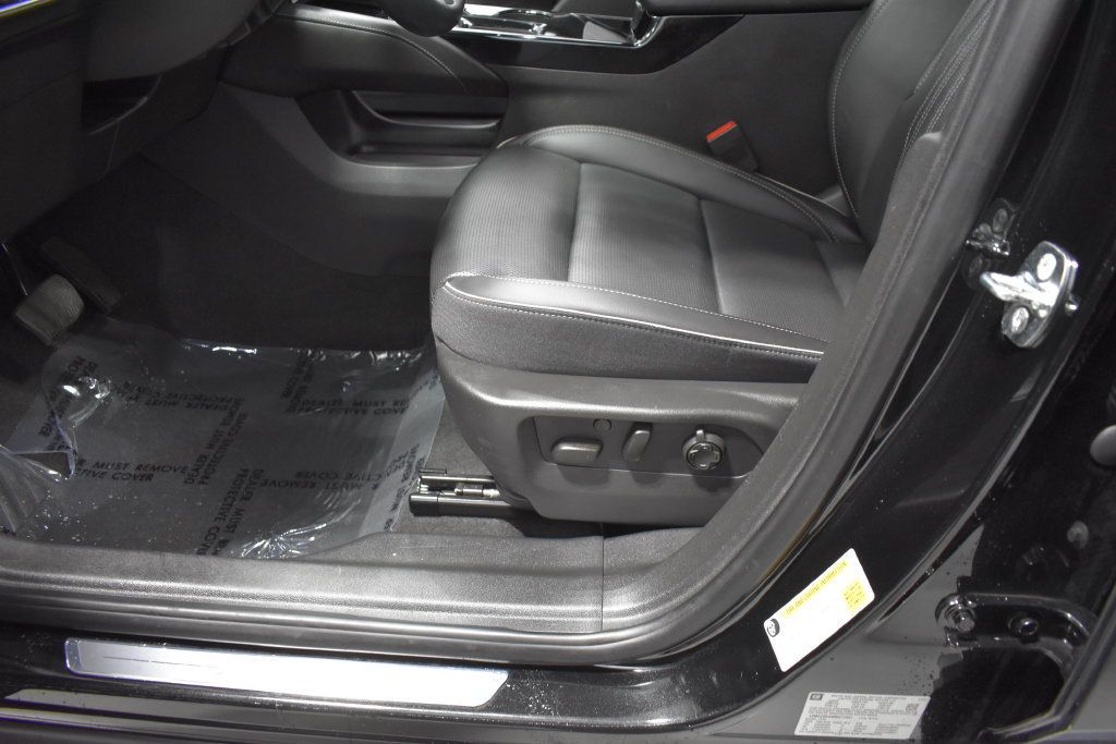 Used 2024 Buick Envision Avenir AWD/4WD image 19