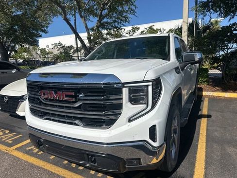 Used 2024 GMC Sierra 1500 SLT w/ SLT Premium Package AWD/4WD image 6