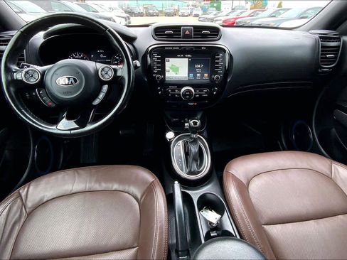 Used 2017 Kia Soul + FWD image 16