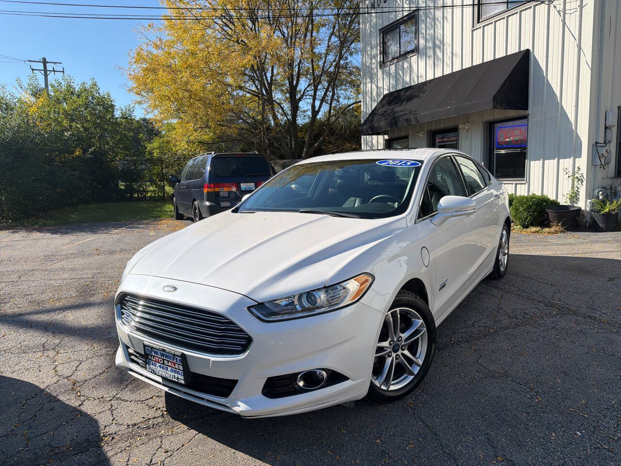 Used 2015 Ford Fusion Energi Titanium FWD image 2
