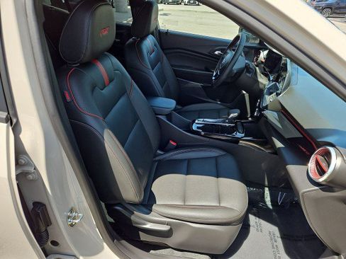 Used 2026 Chevrolet Trax RS FWD image 27
