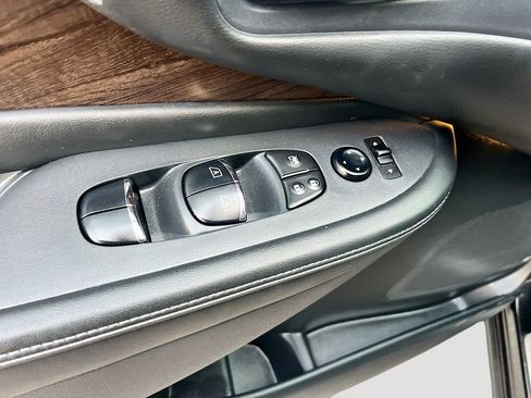 Used 2020 Nissan Murano Platinum w/ Cargo Package image 18