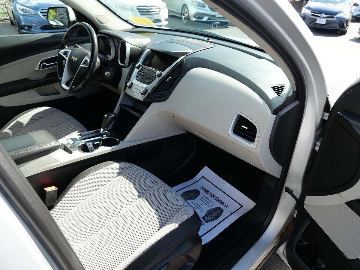 Used 2017 Chevrolet Equinox LT w/ Convenience Package AWD/4WD image 25