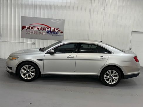 Used 2010 Ford Taurus SEL image 7