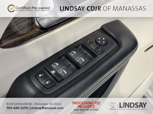 Used 2022 Chrysler Pacifica Limited FWD image 30