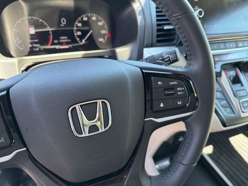 Used 2025 Honda Odyssey Touring image 21