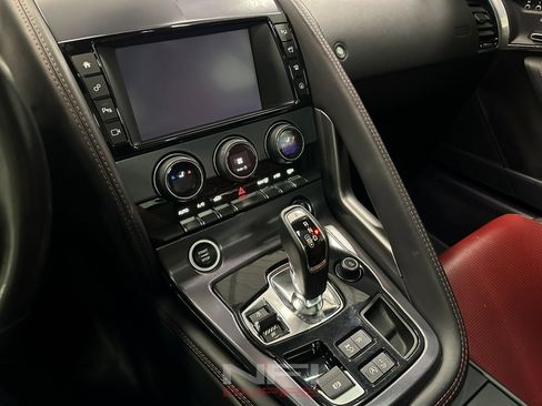 Used 2018 Jaguar F-TYPE R image 24