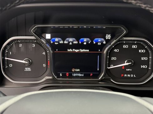 Certified 2021 GMC Sierra 2500 Denali w/ Denali Black Diamond Edition image 22