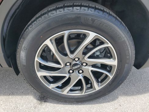 Used 2021 Lincoln Corsair FWD image 28