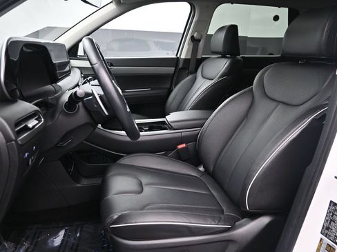 Certified 2024 Hyundai Palisade SEL FWD image 11