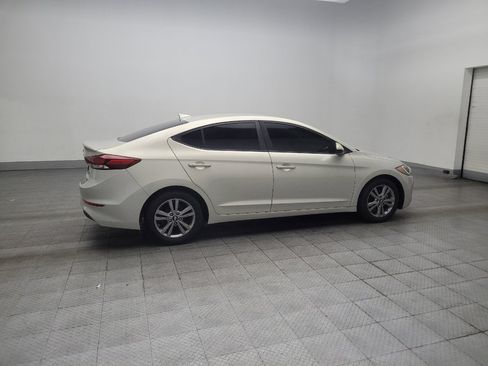 Used 2017 Hyundai Elantra SE FWD image 11