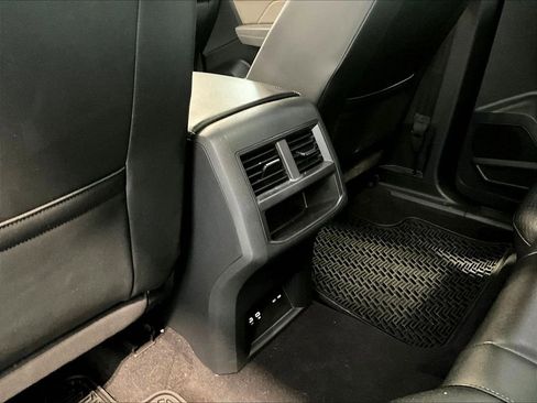 Used 2022 Volkswagen Atlas Cross Sport SE image 20