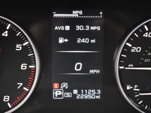 Used 2025 Subaru Crosstrek 2.0i Premium image 7