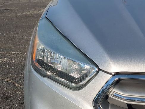 Used 2017 Ford Escape SE image 11