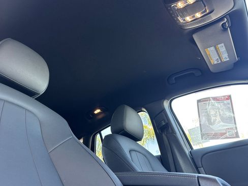 Used 2025 Mercedes-Benz GLA 250 image 18