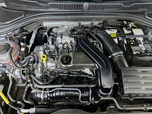 Used 2024 Volkswagen Jetta SE image 31