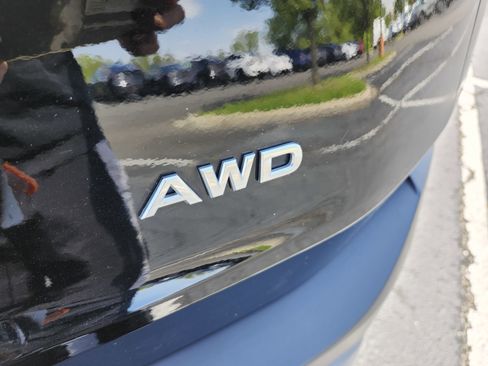 Used 2023 Nissan Rogue S AWD/4WD image 22