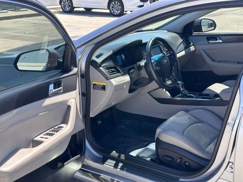 Used 2015 Hyundai Sonata Sport w/ Option Group 03 FWD image 9