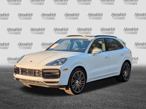 Used 2021 Porsche Cayenne Turbo image 5