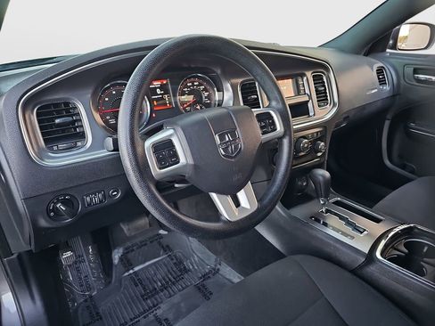 Used 2014 Dodge Charger SE image 9