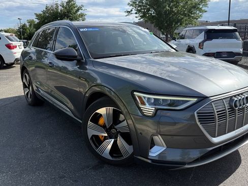 Used 2019 Audi e-tron Prestige w/ Prestige Package AWD/4WD image 1