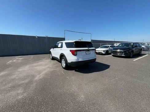 Used 2026 Ford Explorer Active AWD/4WD image 10