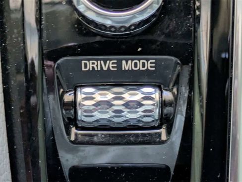 Used 2020 Volvo XC90 T6 Momentum w/ Protection Package Premier image 33