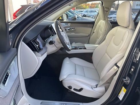 New 2026 Volvo XC90 B6 Ultra w/ Protection Package AWD/4WD image 11