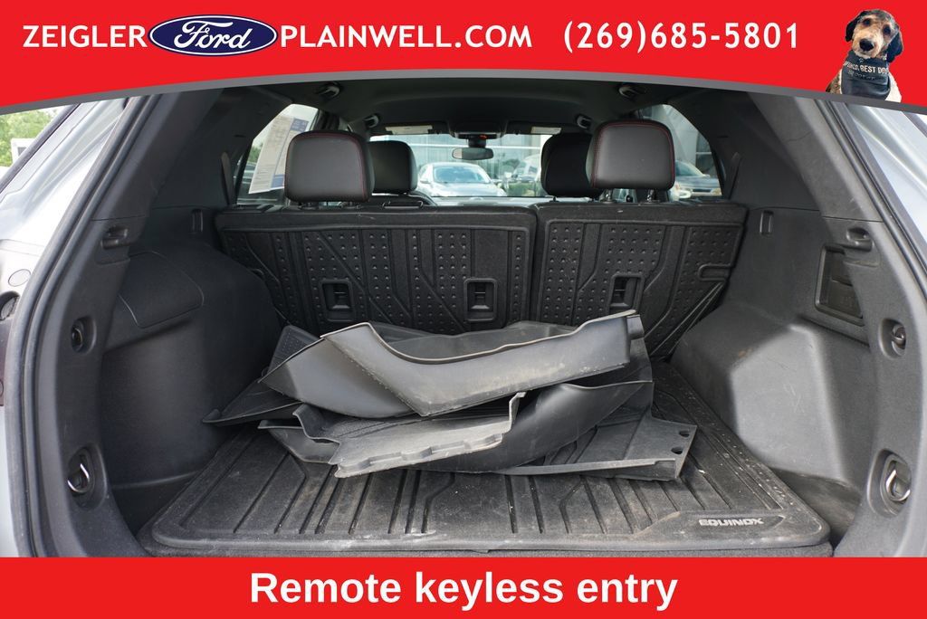 Used 2023 Chevrolet Equinox RS w/ LPO, Floor Liner Package FWD image 10