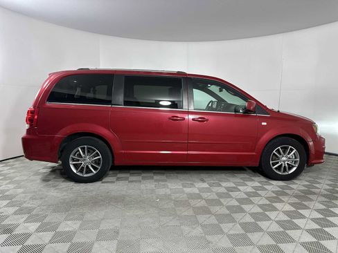 Used 2014 Dodge Grand Caravan SXT image 9