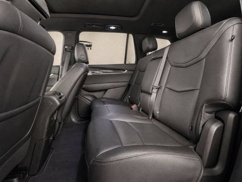 Used 2024 Cadillac XT6 Premium Luxury AWD/4WD image 11