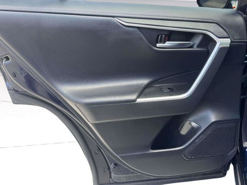 Used 2022 Toyota RAV4 Limited FWD image 40