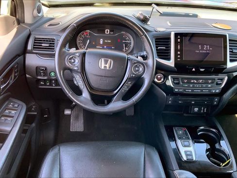 Used 2017 Honda Pilot Elite image 6