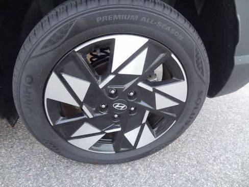 Used 2025 Hyundai Kona SEL FWD image 36