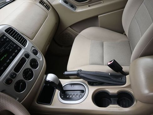 Used 2007 Ford Escape XLT image 13