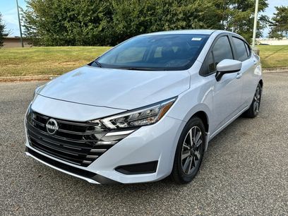 New 2025 Nissan Versa SV w/ Trunk Package
