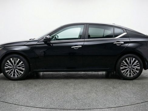 Used 2025 Nissan Altima 2.5 SV image 5