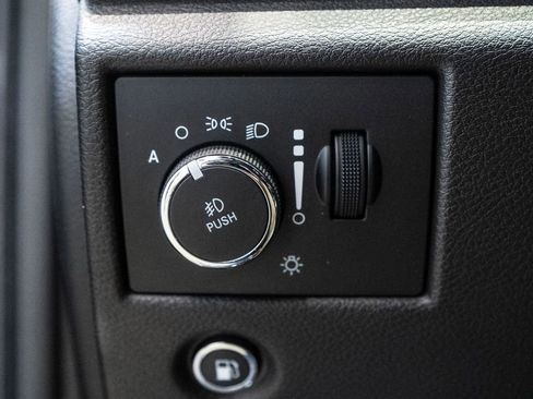 Used 2021 Jeep Grand Cherokee Limited image 23