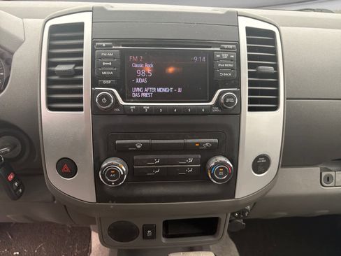 Used 2018 Nissan Frontier SV RWD image 10