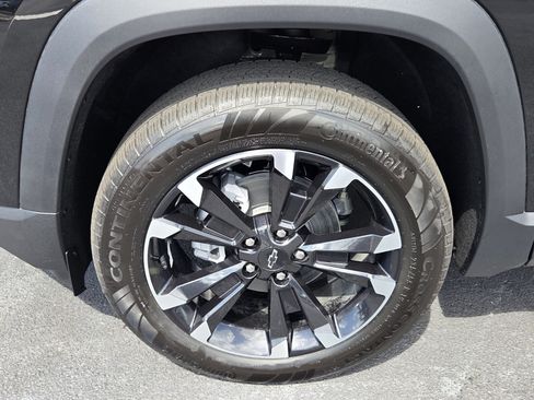 New 2027 Chevrolet Equinox RS w/ LPO, Floor Liner Package FWD image 4