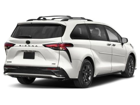 New 2026 Toyota Sienna XSE image 2