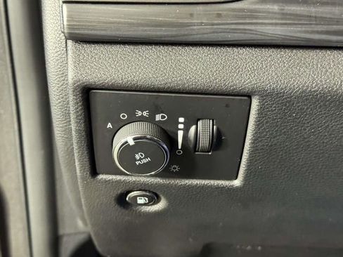 Used 2020 Jeep Grand Cherokee Laredo image 19