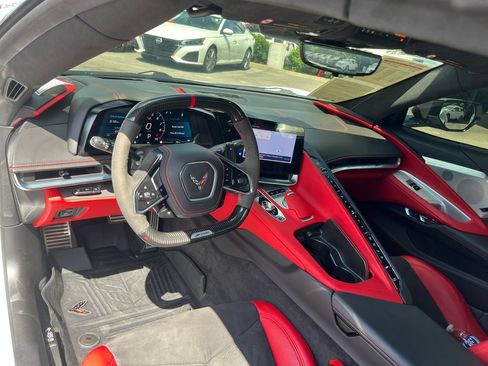 Used 2024 Chevrolet Corvette Z06 RWD image 12