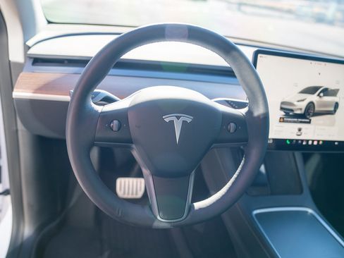 Used 2022 Tesla Model Y Performance AWD/4WD image 12