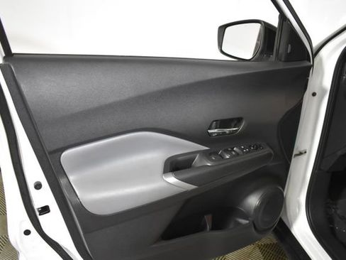 Certified 2023 Nissan Kicks SR w/ SR Premium Package FWD image 7