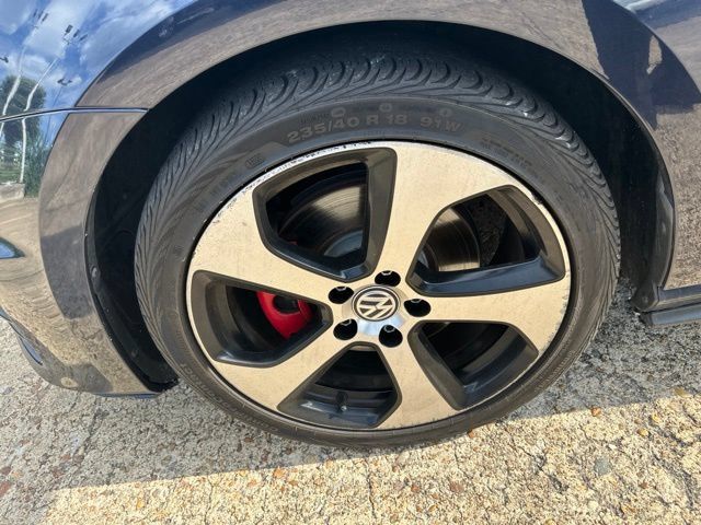 Used 2017 Volkswagen Golf 4-Door FWD image 20