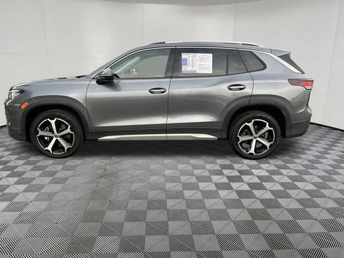 Used 2026 Volkswagen Tiguan SE AWD/4WD image 4